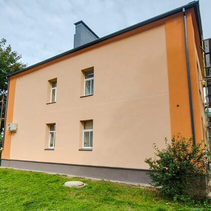 FASĀDES SILTINĀŠANA
