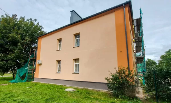 FASĀDES SILTINĀŠANA